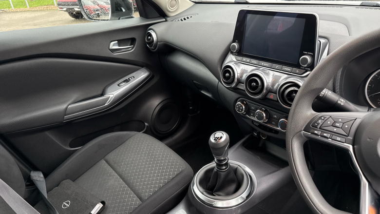 Nissan Juke 1.0 DiG-T 114 Acenta 5dr Petrol Hatchback